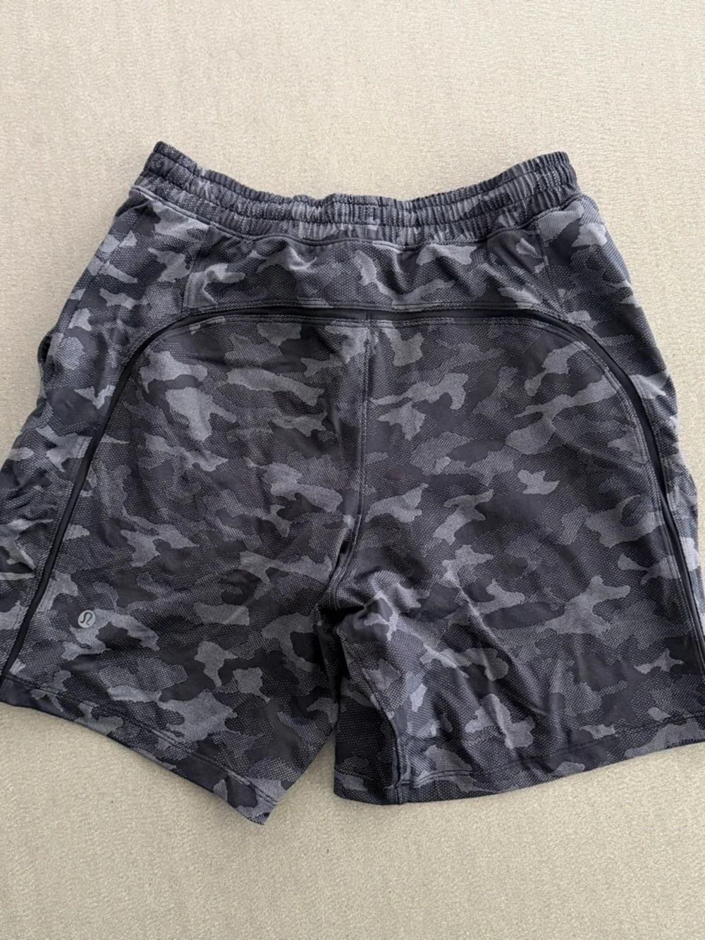 Lululemon Men's Pacebreaker Lined 7in Black/Gray Camo Athletic Shorts Sz S